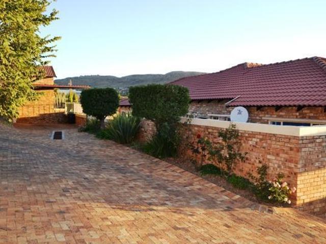 2 Bedroom Simplex in Wilgeheuwel