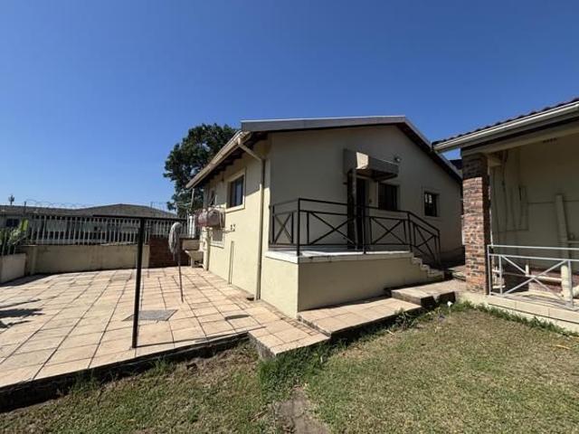 2 Bedroom Simplex in Clare Estate