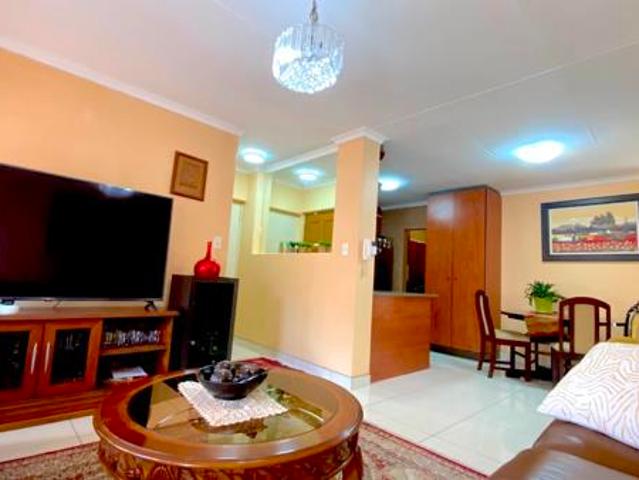 2 Bedroom Simplex in Die Hoewes