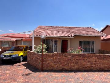 2 Bedroom Simplex in Ormonde