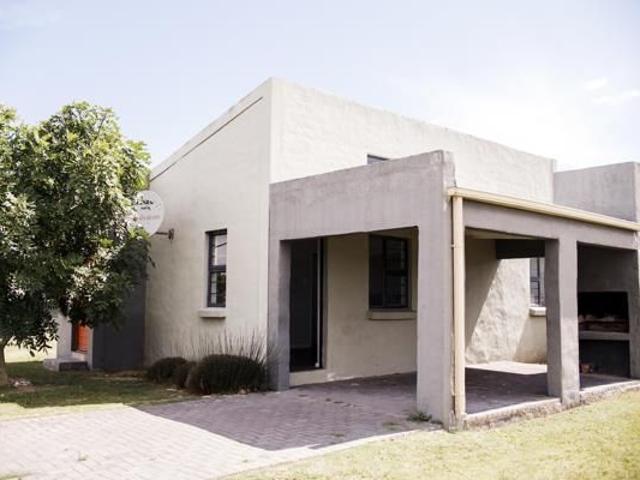 2 Bedroom Simplex in Parsons Vlei