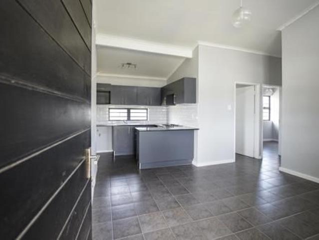 2 Bedroom Simplex in Parsons Vlei