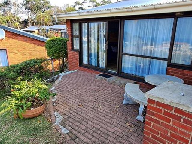 2 Bedroom Simplex in Shelly Beach