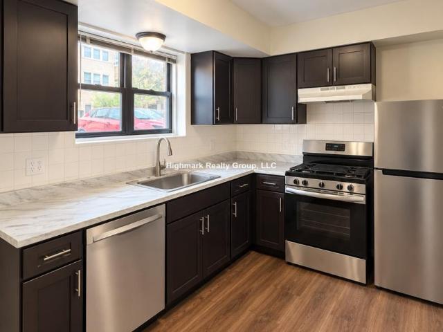 2 bedroom, Skokie IL 60077 104978036