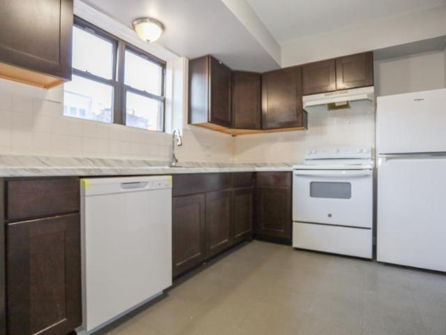 2 bedroom, Skokie IL 60077 105122143