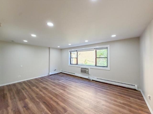 2 bedroom, Skokie IL 60077 105122143