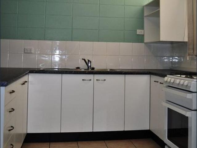2 BEDROOM SPACIOUS SPLIT LEVEL UNIT WITH AIR COIN