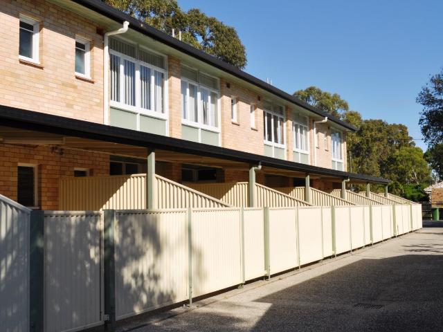 2 BEDROOM SPACIOUS SPLIT LEVEL UNIT WITH AIR COIN