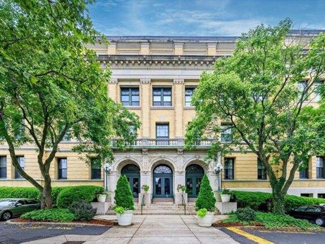 2 bedroom, Springfield MA 01103 105316691