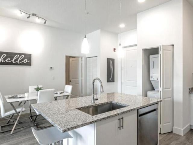 2 bedroom, Stuart FL 34994 102290359