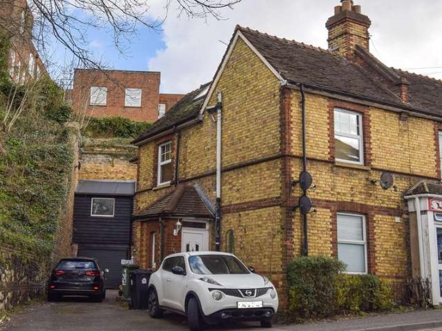 2 Bedroom Studio Flat