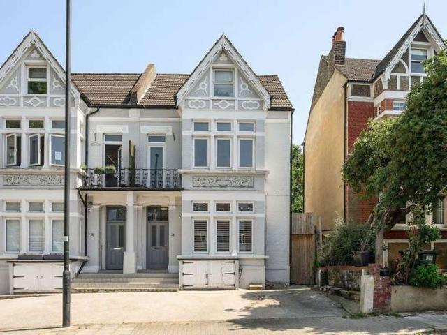 2 Bedroom Studio Flat
