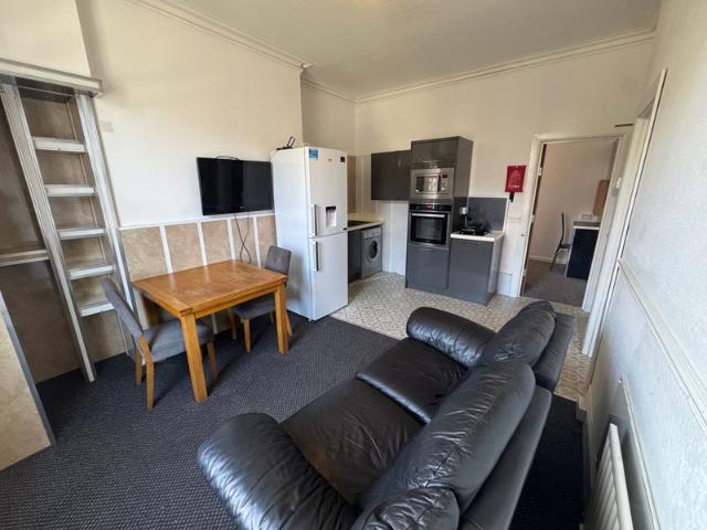 2 bedroom studio for small family