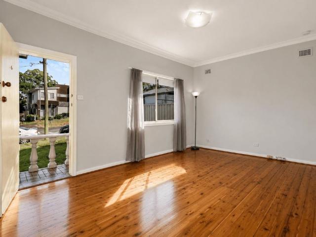 2 Bedroom + Study Home with Spacious Backyard