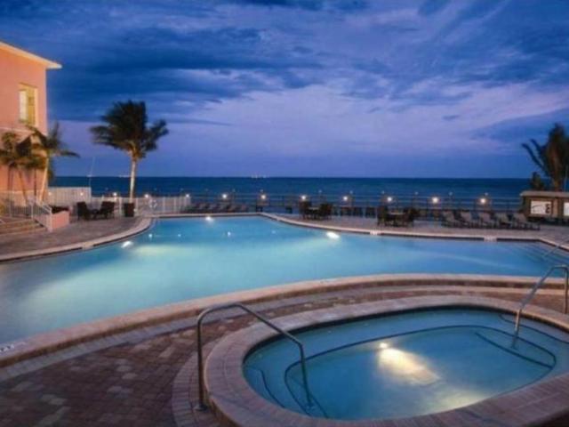 2 bedroom, St Petersburg FL 33705 LS105702920
