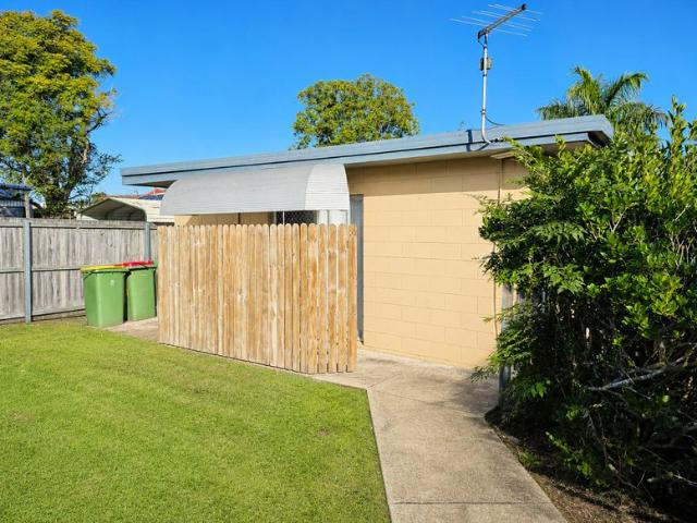 2 Bedroom Standalone Unit in Quiet Complex