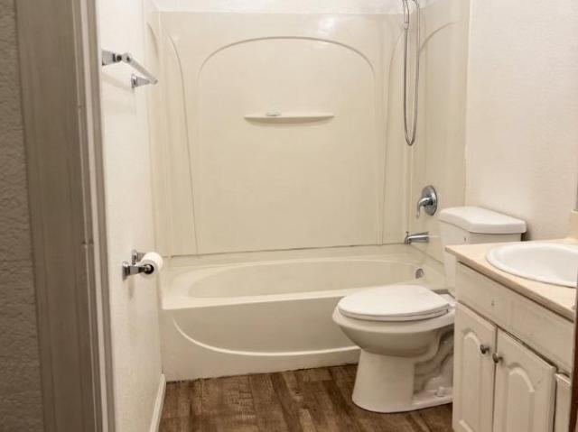 2 bedroom, Stockton CA 95204 LS105735273