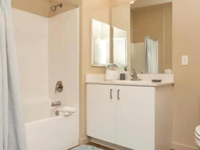2 bedroom, Stockton CA 95210 105085191