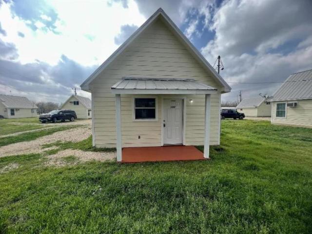 2 bedroom, Stockdale TX 78160 LS104338627