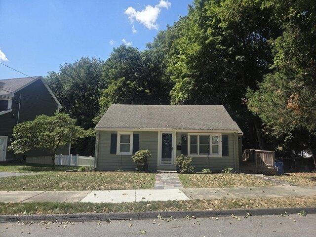 2 bedroom, Stoneham MA 02180 105350813