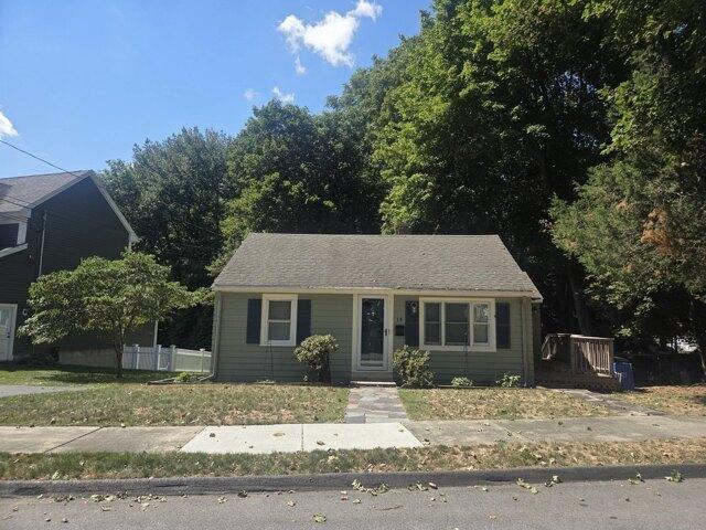 2 bedroom, Stoneham MA 02180 105402944