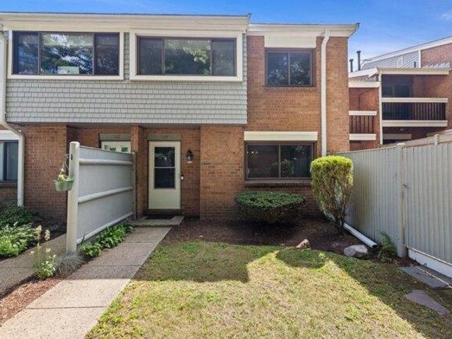 2 bedroom, Stoughton MA 02072 105536459