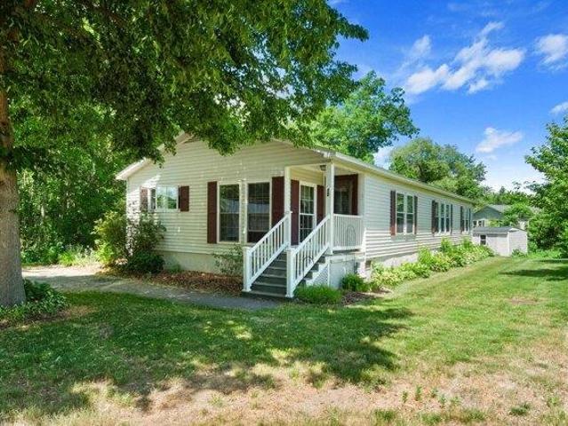2 bedroom, Stratham NH 03885 104409017