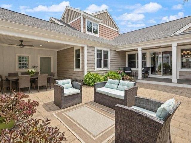 2 bedroom, Sudbury MA 01776 105536322