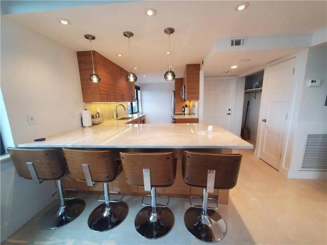 2 bedroom, Pompano Beach FL 33062 106192056