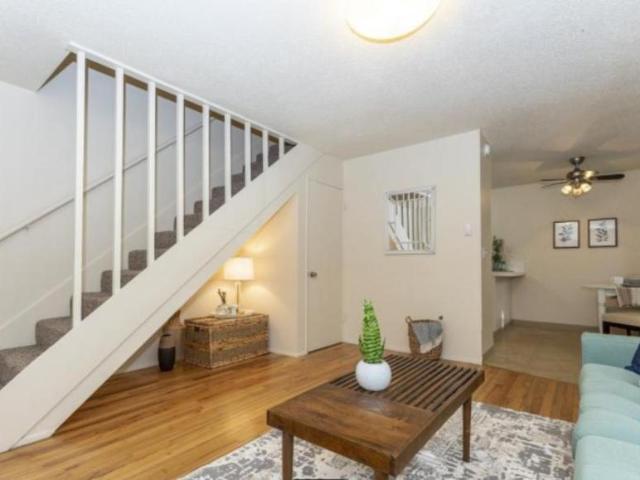 2 bedroom, Portland OR 97202 104616600