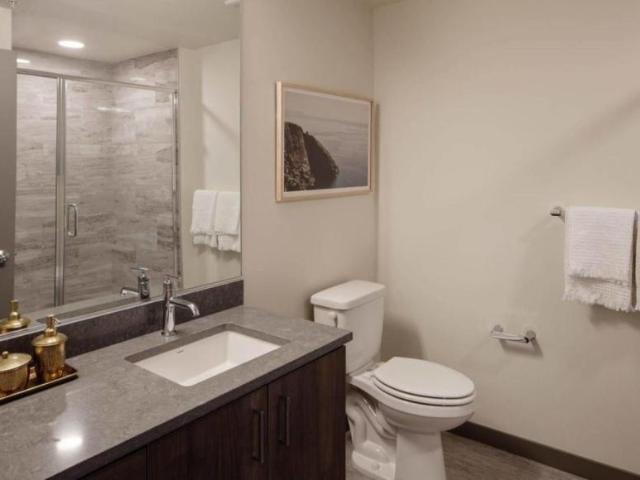 2 bedroom, Portland OR 97214 105196809