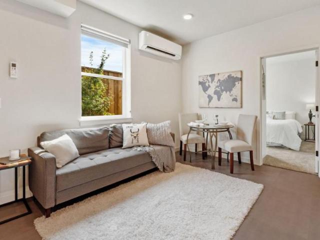 2 bedroom, Portland OR 97215 105734007