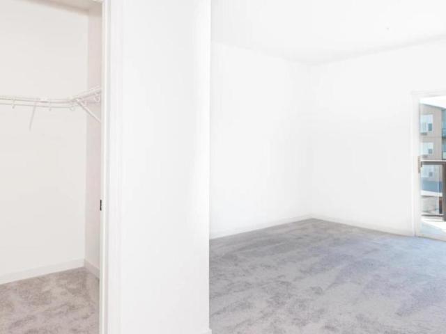 2 bedroom, Portland OR 97217 105846215