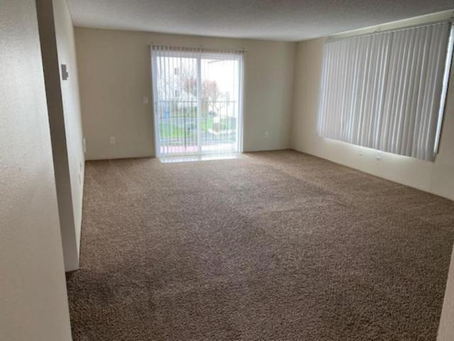 2 bedroom, Portland OR 97233 102227691