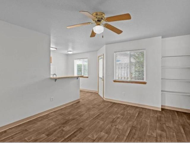 2 bedroom, Portland OR 97236 105732052