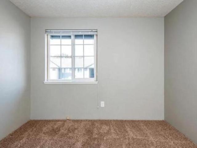 2 bedroom, Portland OR 97236 105732200