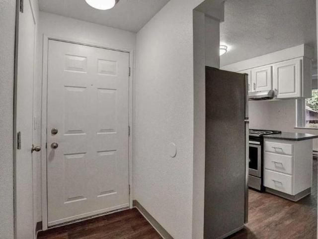 2 bedroom, Portland OR 97236 105845918