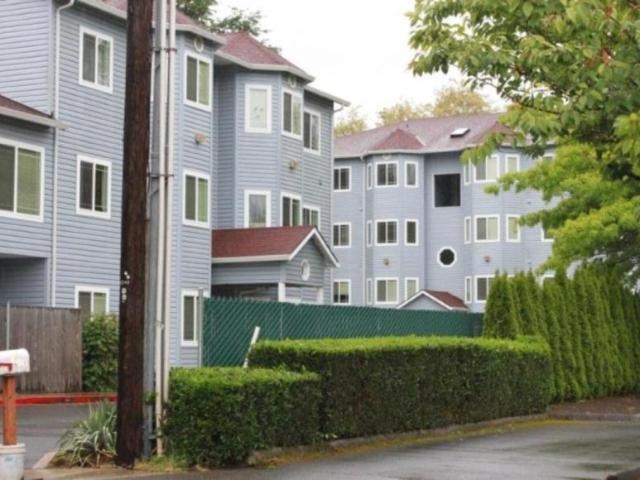 2 bedroom, Portland OR 97236 106025703