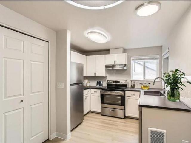 2 bedroom, Portland OR 97266 104741021