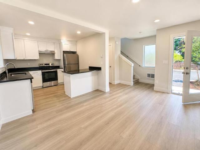 2 bedroom, Portland OR 97267 LS105541165