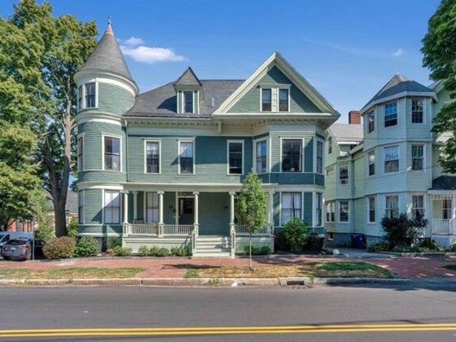 2 bedroom, Portland ME 04101 105614002
