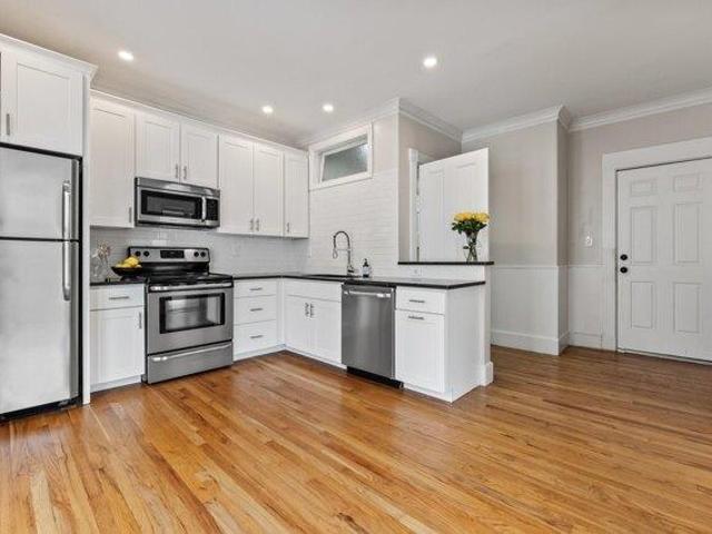 2 bedroom, Portland ME 04102 105662519