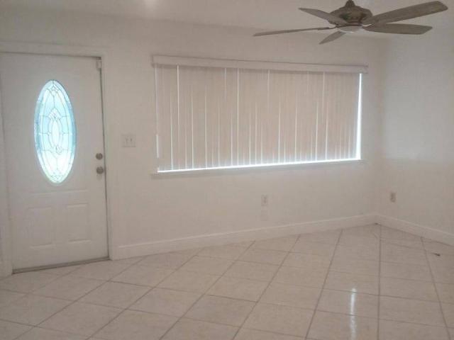 2 bedroom, Palm Beach Gardens FL 33410 105198140