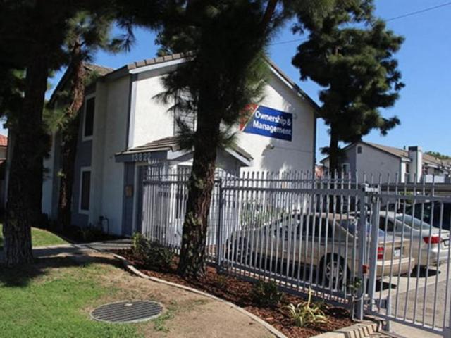 2 bedroom, Paramount CA 90723 102513645