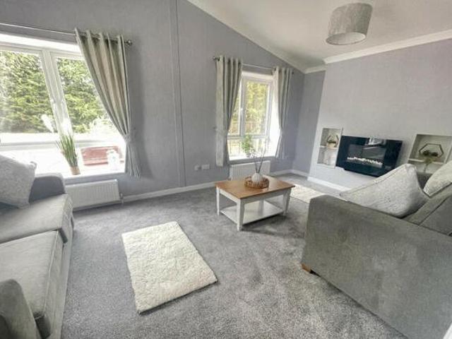 2 Bedroom Park Home For Sale In Essex