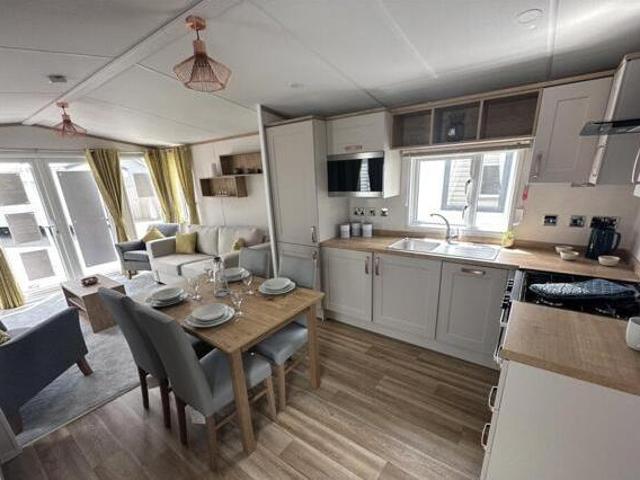 2 Bedroom Park Home For Sale In Vinnetrow Road, Chichester
