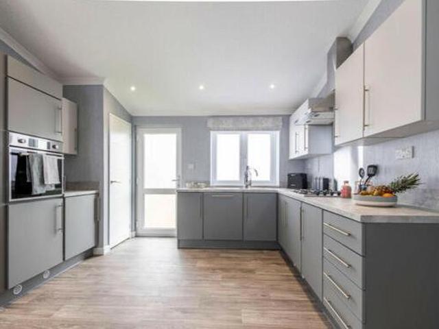 2 Bedroom Park Home For Sale In Warwickshire
