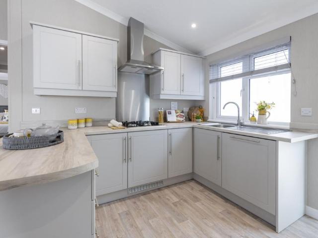 2 bedroom lodge for sale