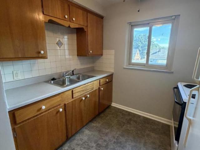 2 bedroom, Parma OH 44129 105899817