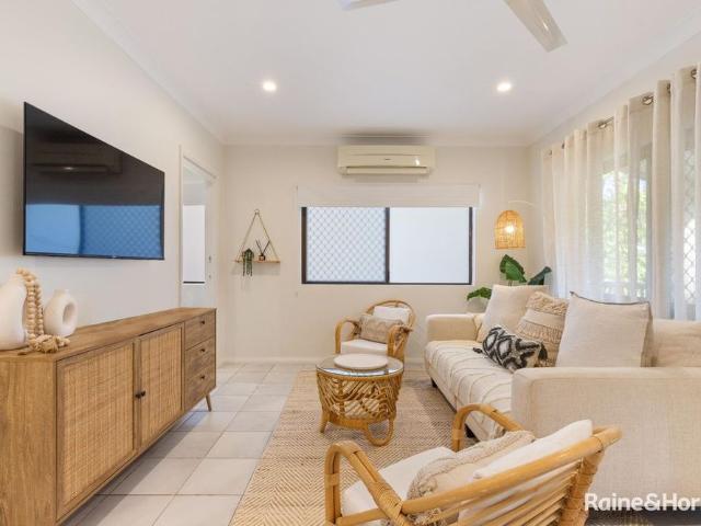 2 bedroom Partly Furnished Pool